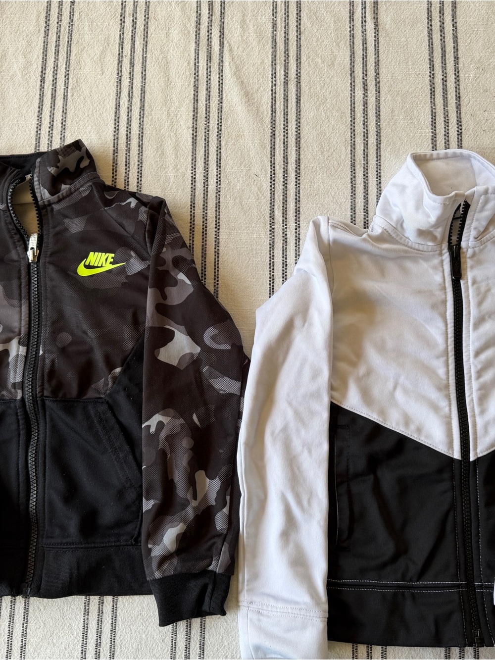 Lot of 2 Nike Kids Black and white Jackets with Logos-Boys 4T